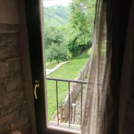 Serenity Immerso Tra I Monti D'appennino アパート Vetto